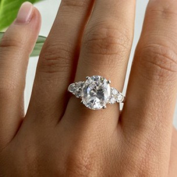 925 Sterling Silver CZ Ring Size 9