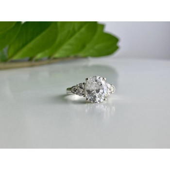 925 Sterling Silver CZ Ring Size 9