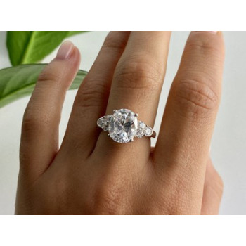 925 Sterling Silver CZ Ring Size 9