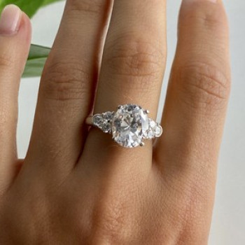 925 Sterling Silver CZ Ring Size 9