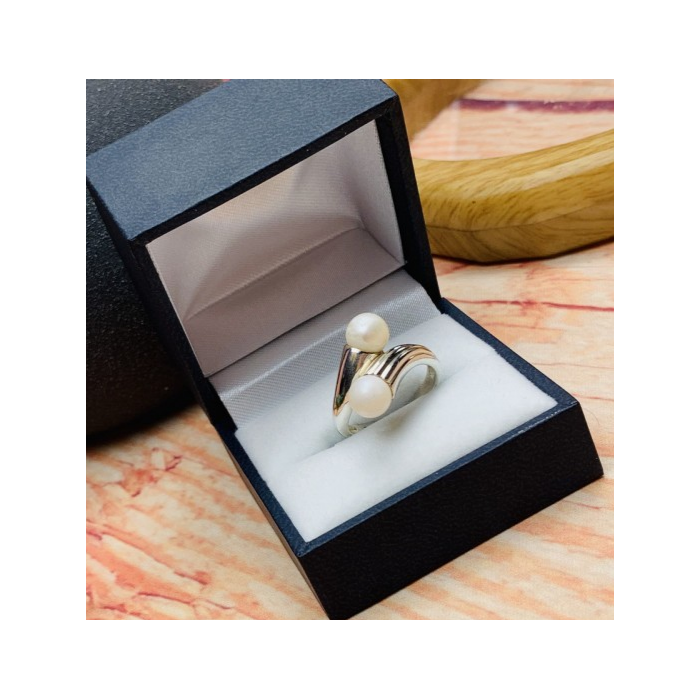 925 Sterling Silver Pearls Ring Size 7