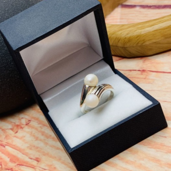 925 Sterling Silver Pearls Ring Size 7