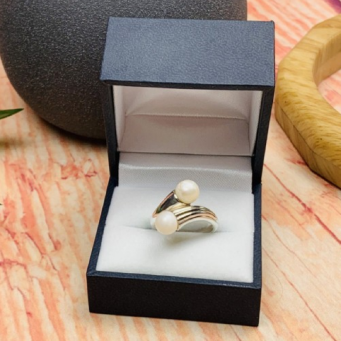 925 Sterling Silver Pearls Ring Size 7