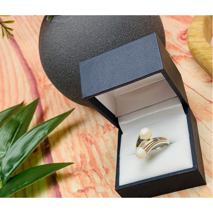 925 Sterling Silver Pearls Ring Size 7