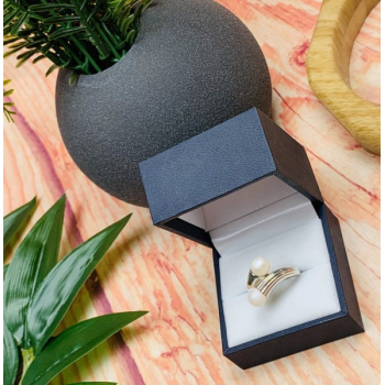 925 Sterling Silver Pearls Ring Size 7