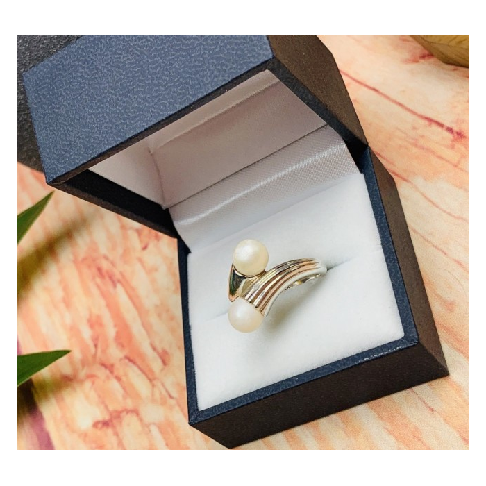 925 Sterling Silver Pearls Ring Size 7