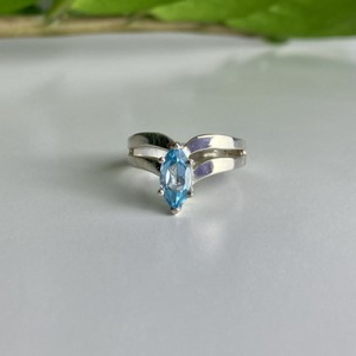 925 Sterling Silver Paraiba Tourmaline Ring Size 8