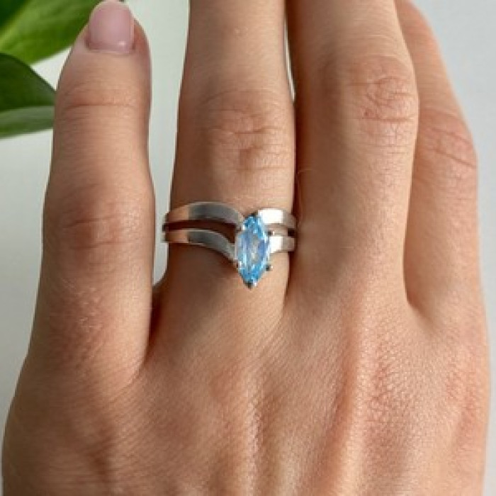 925 Sterling Silver Paraiba Tourmaline Ring Size 8