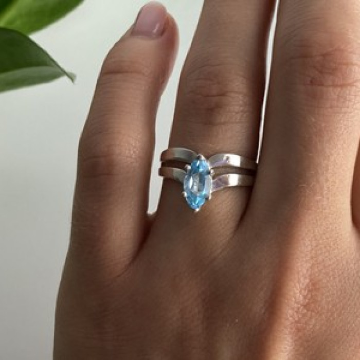 925 Sterling Silver Paraiba Tourmaline Ring Size 8