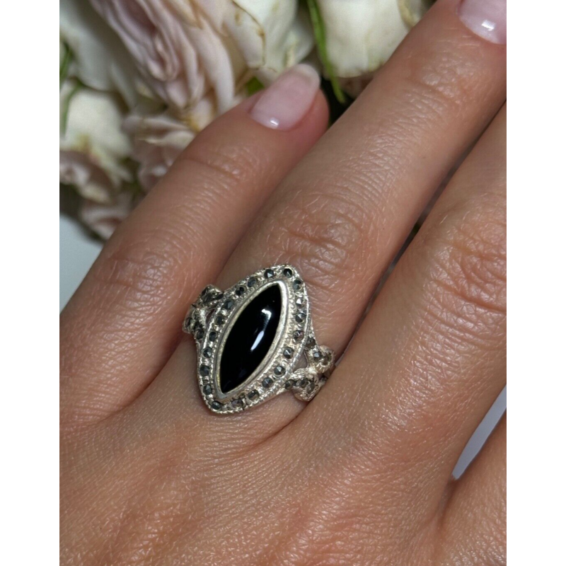 Vintage 925 Sterling Silver Onyx & Marcasite Ring Size 7