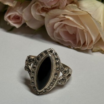 Vintage 925 Sterling Silver Onyx & Marcasite Ring Size 7