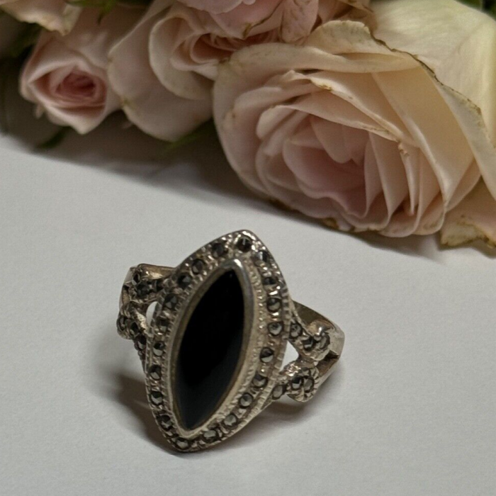 Vintage 925 Sterling Silver Onyx & Marcasite Ring Size 7
