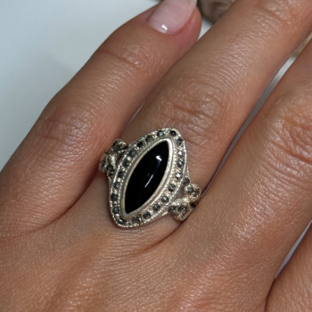 Vintage 925 Sterling Silver Onyx & Marcasite Ring Size 7