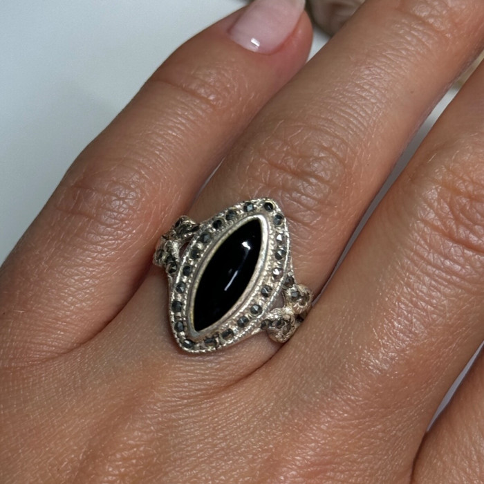 Vintage 925 Sterling Silver Onyx & Marcasite Ring Size 7