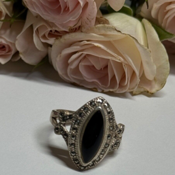 Vintage 925 Sterling Silver Onyx & Marcasite Ring Size 7