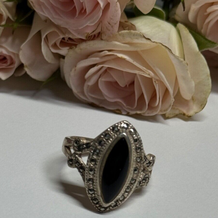 Vintage 925 Sterling Silver Onyx & Marcasite Ring Size 7