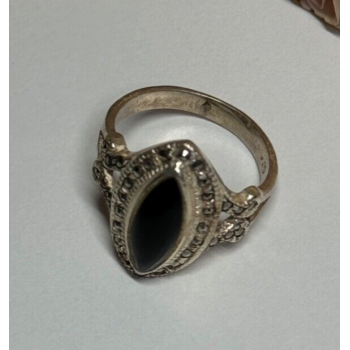 Vintage 925 Sterling Silver Onyx & Marcasite Ring Size 7