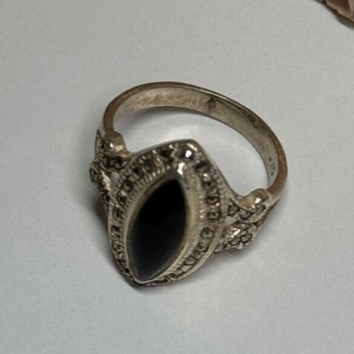 Vintage 925 Sterling Silver Onyx & Marcasite Ring Size 7
