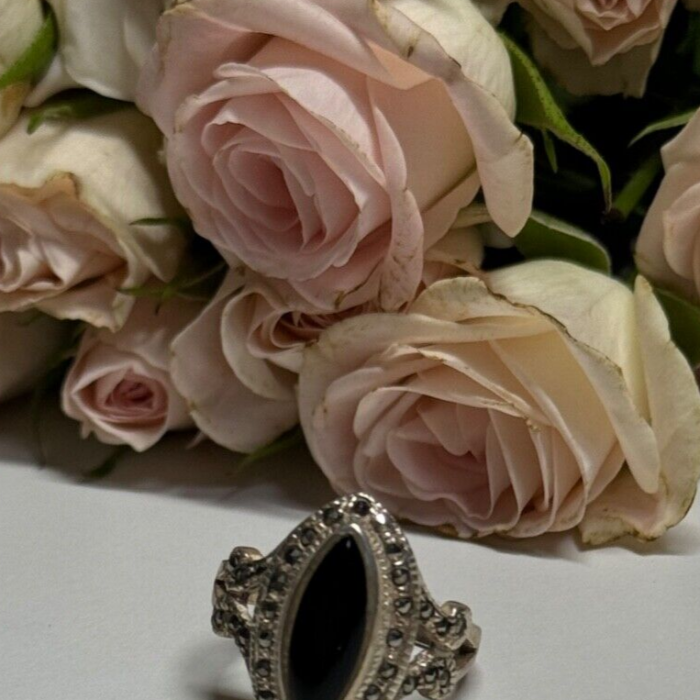 Vintage 925 Sterling Silver Onyx & Marcasite Ring Size 7