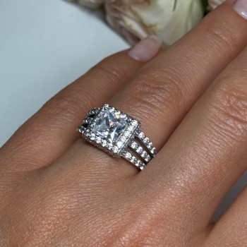 925 Sterling Silver CZ Ring Size 6