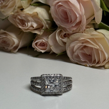 925 Sterling Silver CZ Ring Size 6