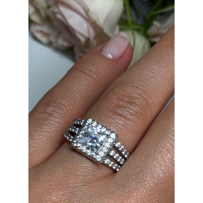 925 Sterling Silver CZ Ring Size 6