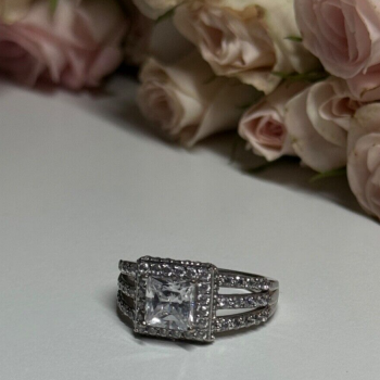 925 Sterling Silver CZ Ring Size 6
