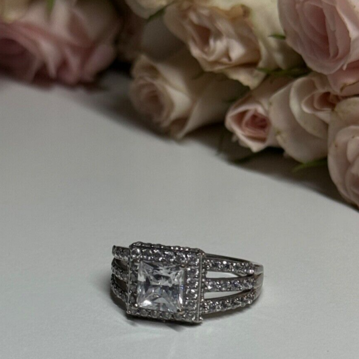 925 Sterling Silver CZ Ring Size 6