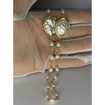 GOLD PLATED PEARL NECKLACE APPROX LENGTH 30 INCH THE BOTTOM OF PENDANT 3 INCH