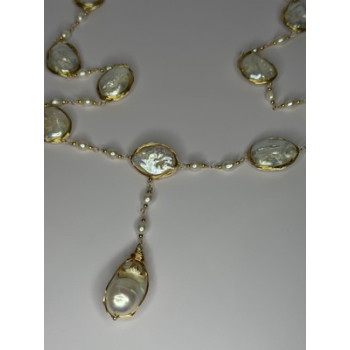 GOLD PLATED PEARL NECKLACE APPROX LENGTH 30 INCH THE BOTTOM OF PENDANT 3 INCH