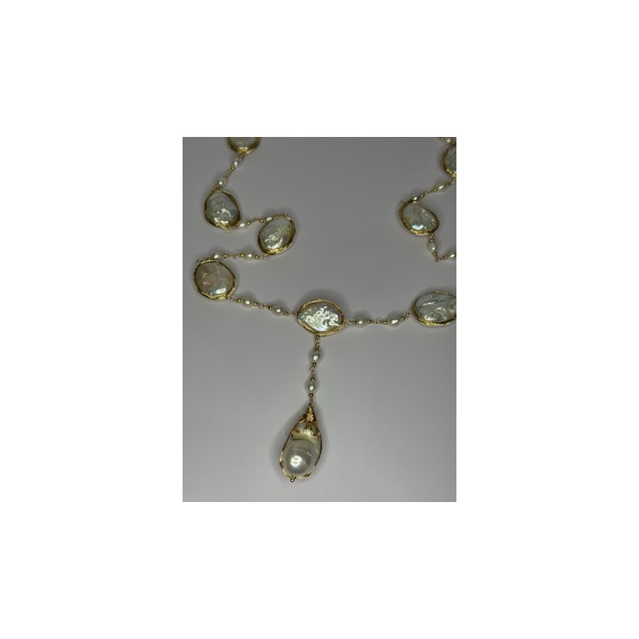 GOLD PLATED PEARL NECKLACE APPROX LENGTH 30 INCH THE BOTTOM OF PENDANT 3 INCH