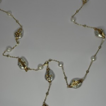 GOLD PLATED PEARL NECKLACE APPROX LENGTH 32 INCH BOTTOM OF PENDANT 4 INCH