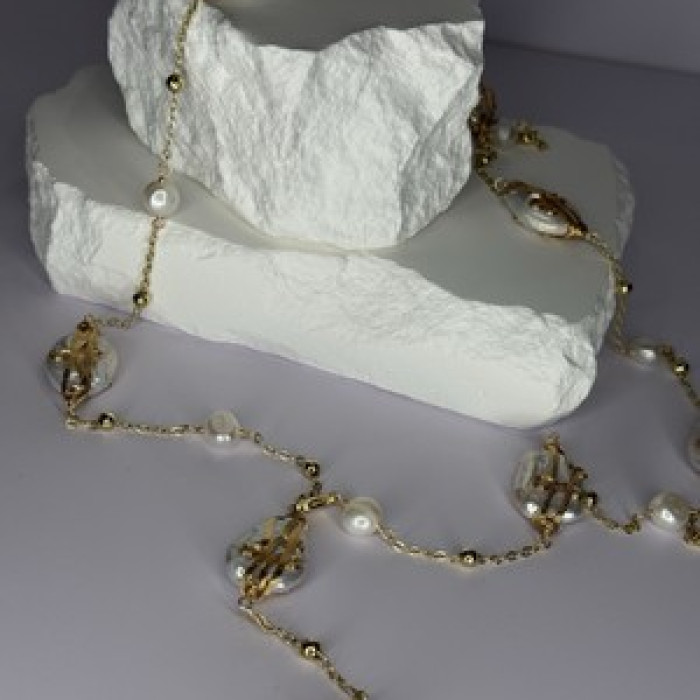 GOLD PLATED PEARL NECKLACE APPROX LENGTH 32 INCH BOTTOM OF PENDANT 4 INCH
