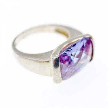 925 Sterling Silver Purple CZ Ring Size 8