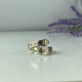 Vintage 925 Sterling Silver Ring Size 5.5 (Adjustable)