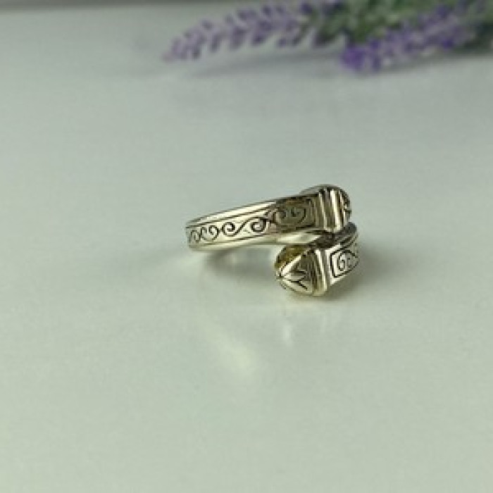 Vintage 925 Sterling Silver Ring Size 5.5 (Adjustable)