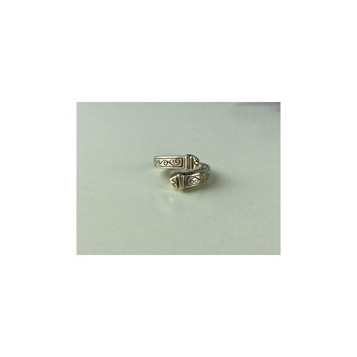 Vintage 925 Sterling Silver Ring Size 5.5 (adjustable)