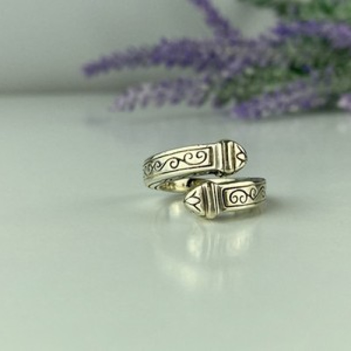 Vintage 925 Sterling Silver Ring Size 5.5 (Adjustable)