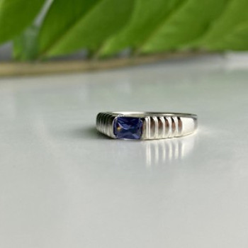 925 Sterling Silver Purple CZ Ring Size 6.5