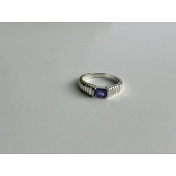 925 Sterling Silver Purple CZ Ring Size 6.5