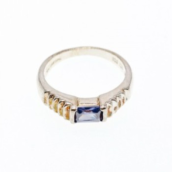 925 Sterling Silver Purple CZ Ring Size 6.5