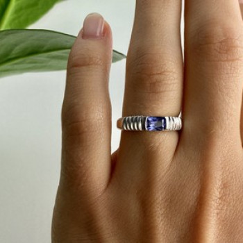 925 Sterling Silver Purple CZ Ring Size 6.5