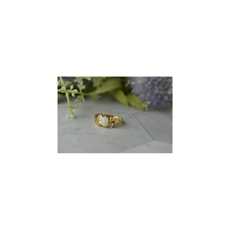 14K YELLOW GOLD OPAL & DIAMONDS RING SIZE 8