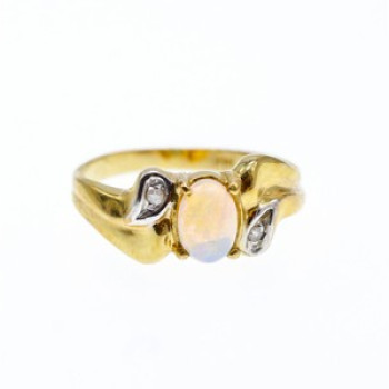 14K Yellow Gold Opal & Diamonds Ring Size 8