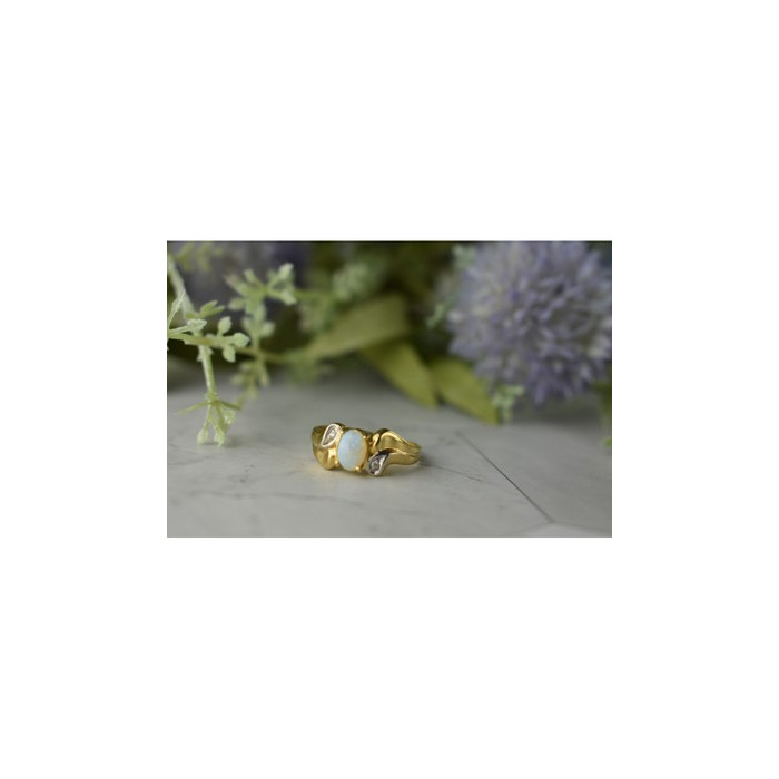 14K YELLOW GOLD OPAL & DIAMONDS RING SIZE 8