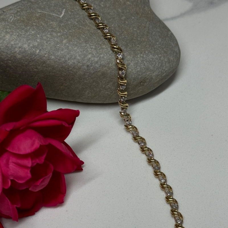 14K Yellow Gold Elegant Bracelet Diamonds Length 7 Inch