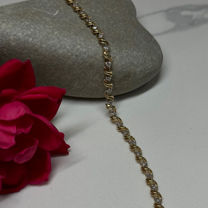 14K Yellow Gold Elegant Bracelet Diamonds Length 7 Inch