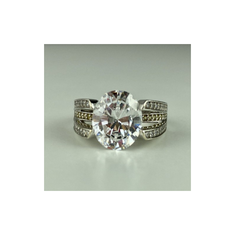925 Sterling Silver CZ Ring Size 7