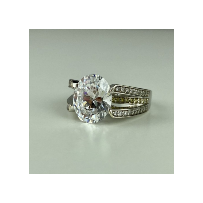 925 Sterling Silver CZ Ring Size 7