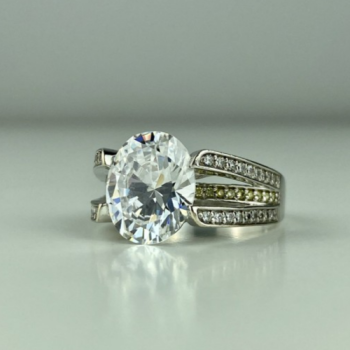 925 Sterling Silver CZ Ring Size 7